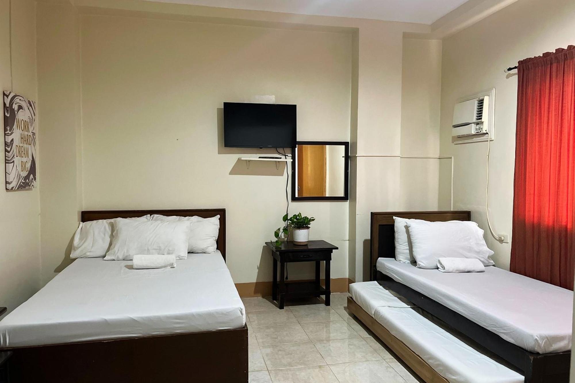 Sta Rosa Inn Iloilo Powered By Cocotel Zimmer foto
