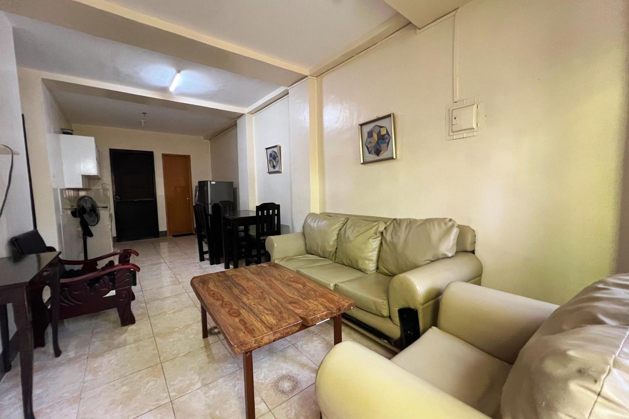 Sta Rosa Inn Iloilo Powered By Cocotel Zimmer foto